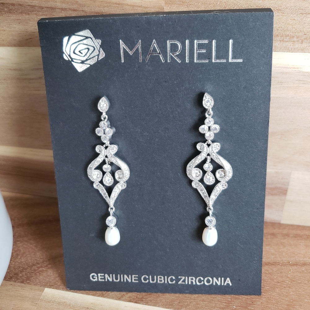 NWT Mariell Earrings